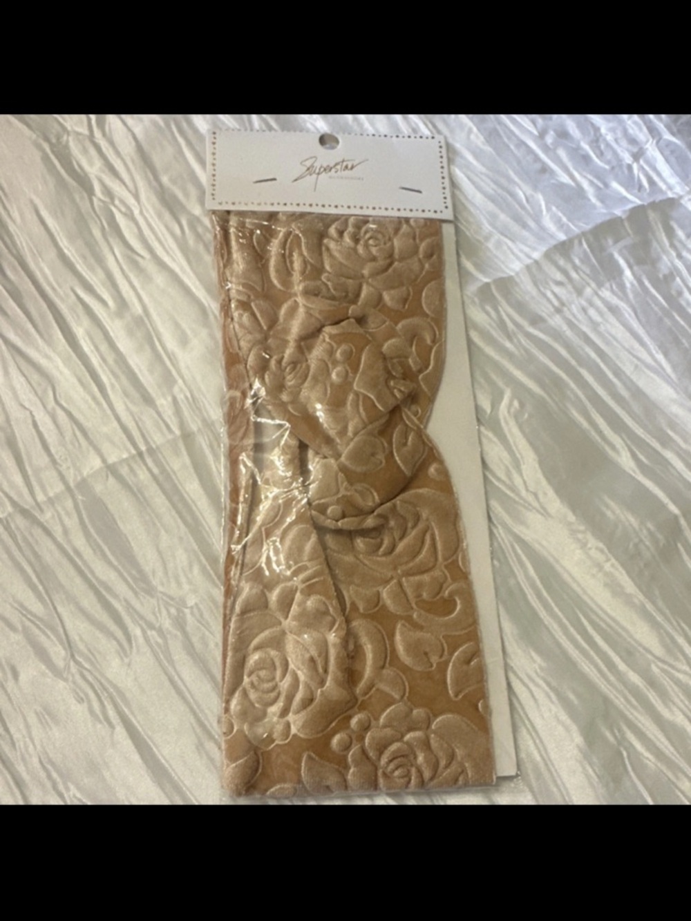 Embossed Rose Velvet Headband - Beige
